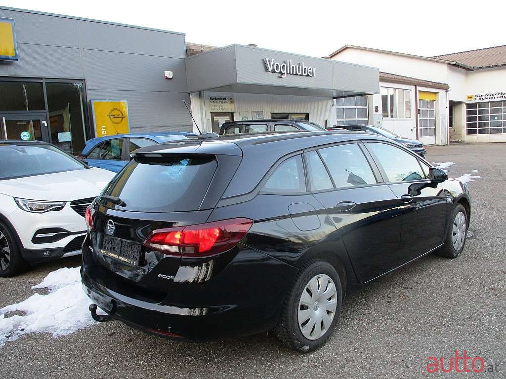 2018' Opel Astra photo #1