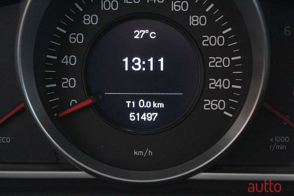 2018' Volvo V40 photo #5