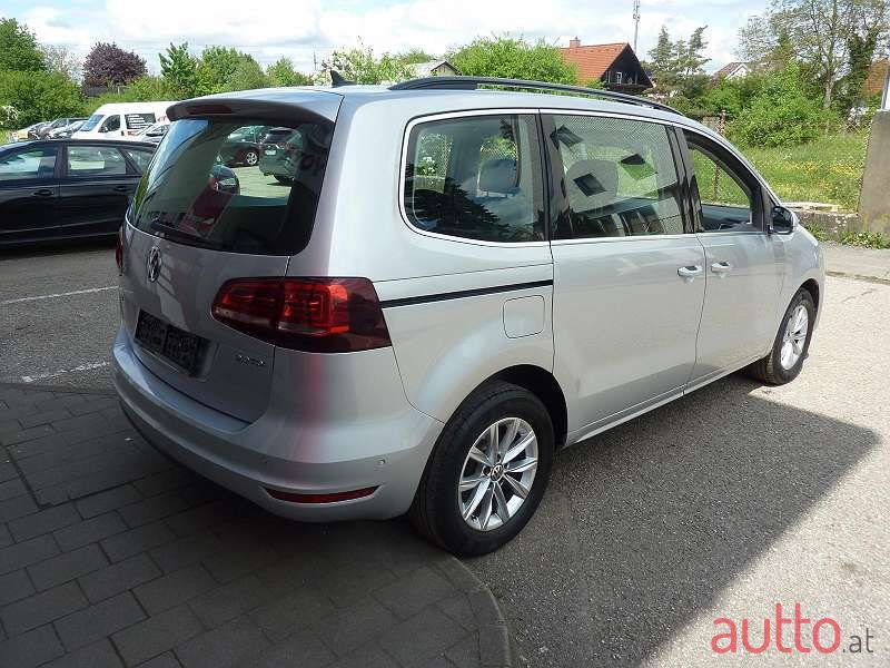 2016' Volkswagen Sharan photo #4