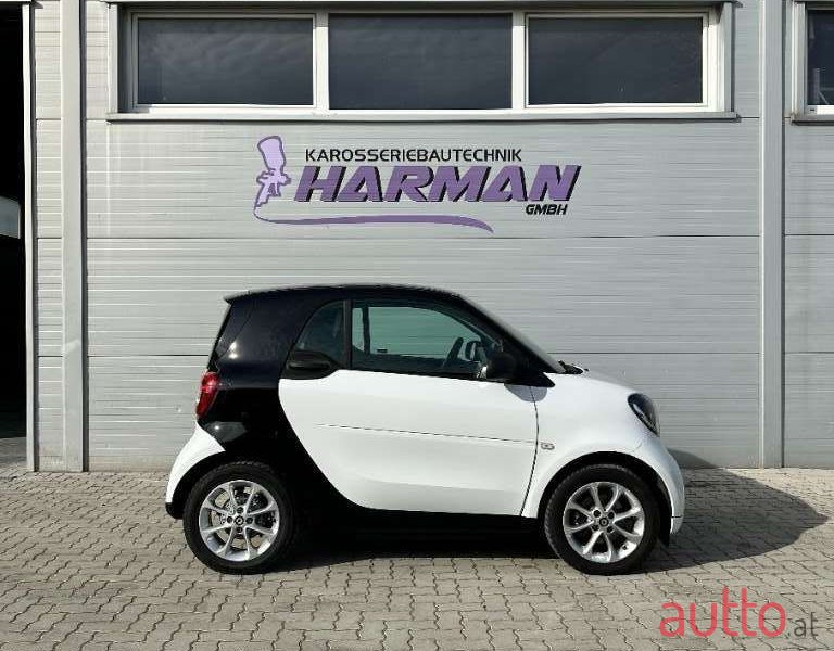 2020' Smart Fortwo photo #3