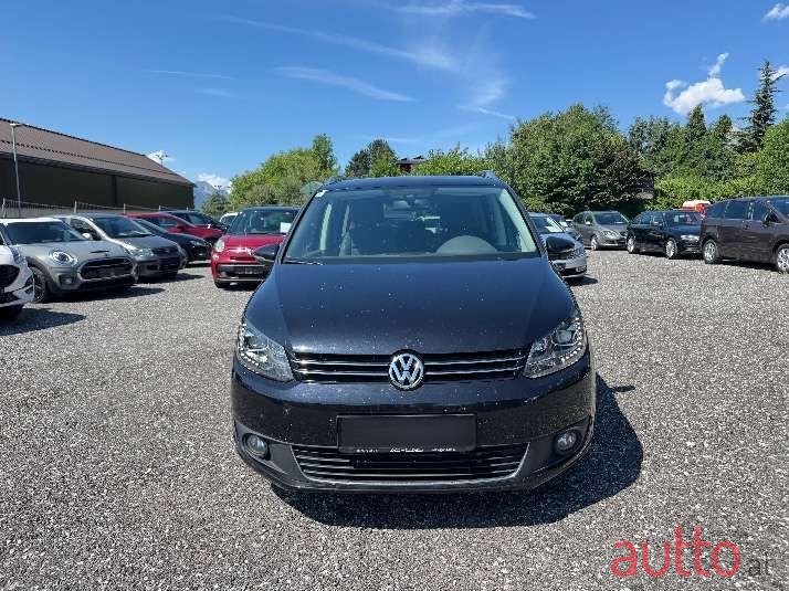 2014' Volkswagen Touran photo #3