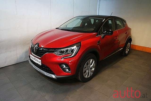 2022' Renault Captur photo #2