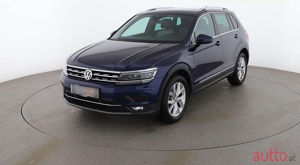 2017' Volkswagen Tiguan photo #1