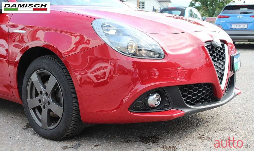 2016' Alfa Romeo Giulietta photo #4