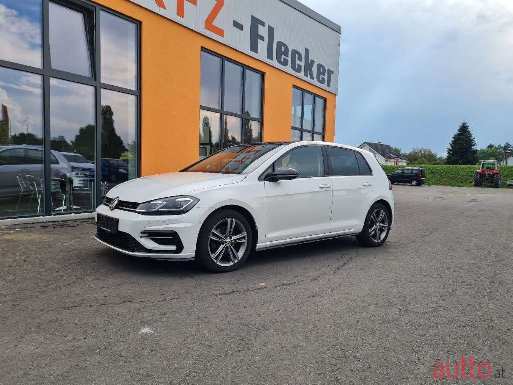 2019' Volkswagen Golf photo #1