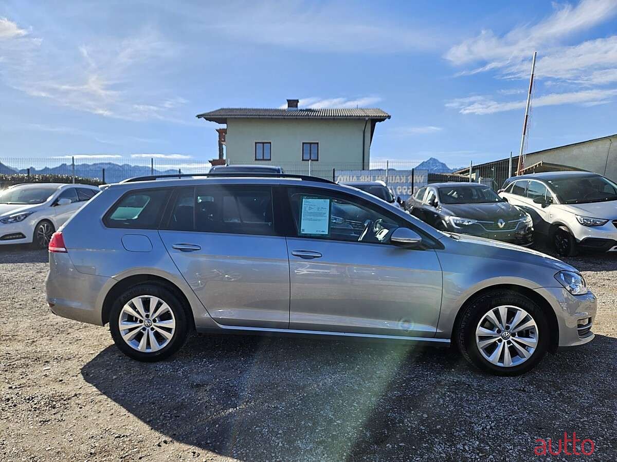 2016' Volkswagen Golf photo #4