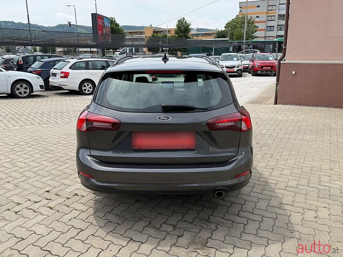 2022' Ford Focus photo #4