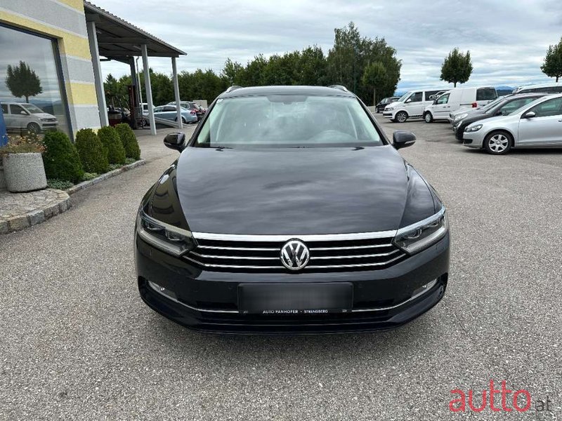 2018' Volkswagen Passat photo #2