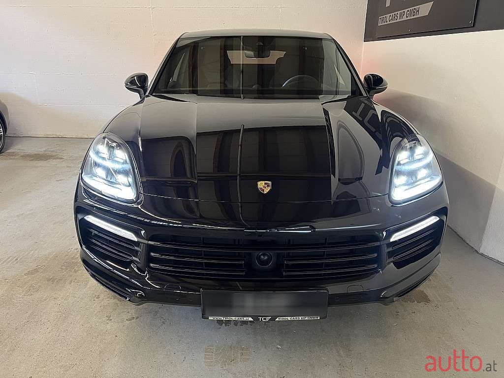 2019' Porsche Cayenne photo #3