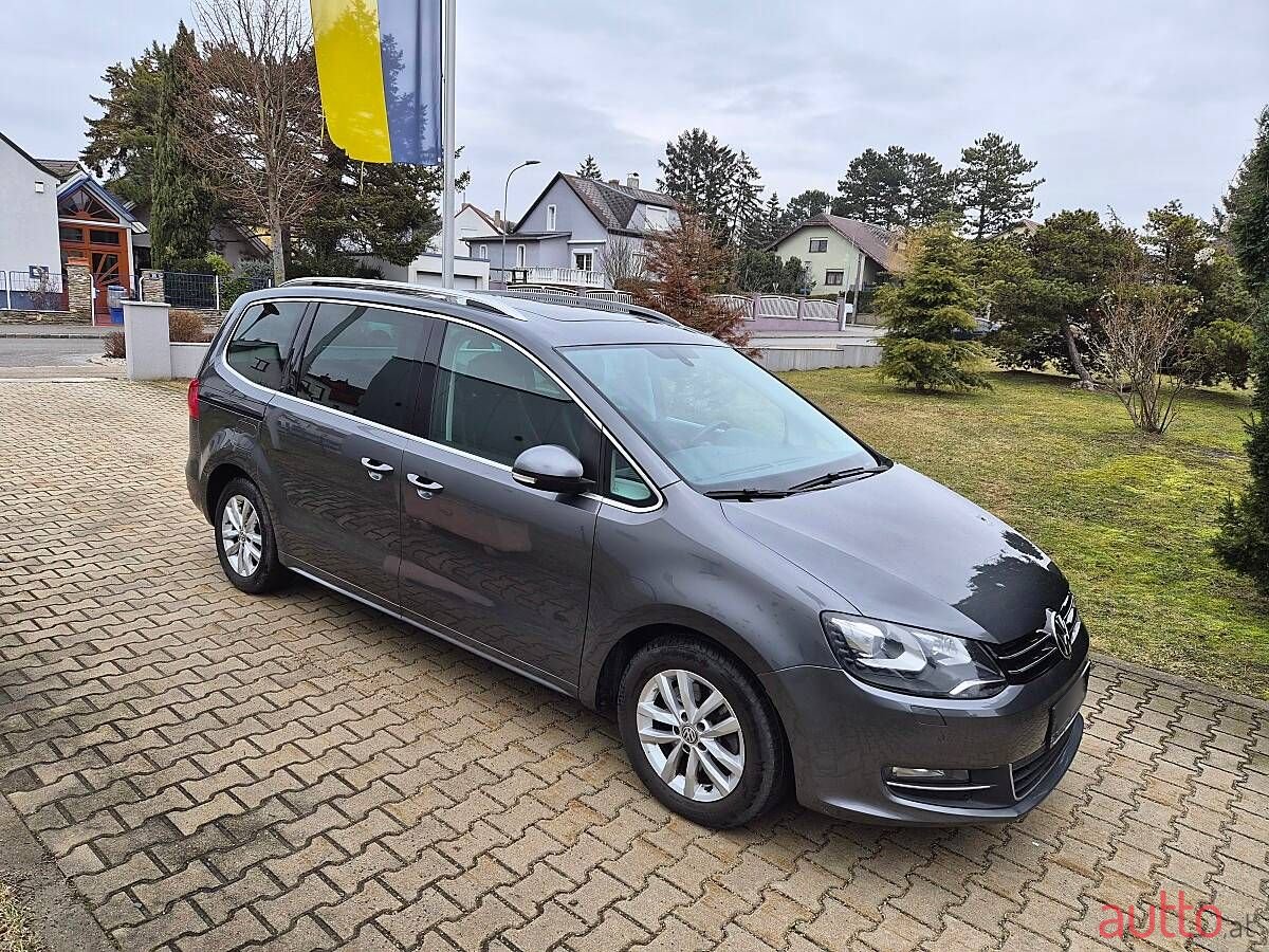 2012' Volkswagen Sharan photo #4