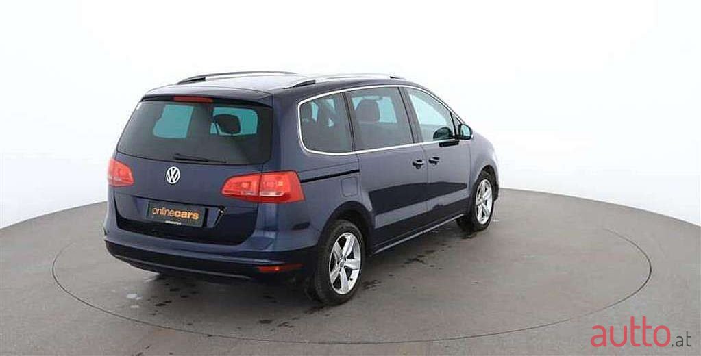 2011' Volkswagen Sharan photo #2