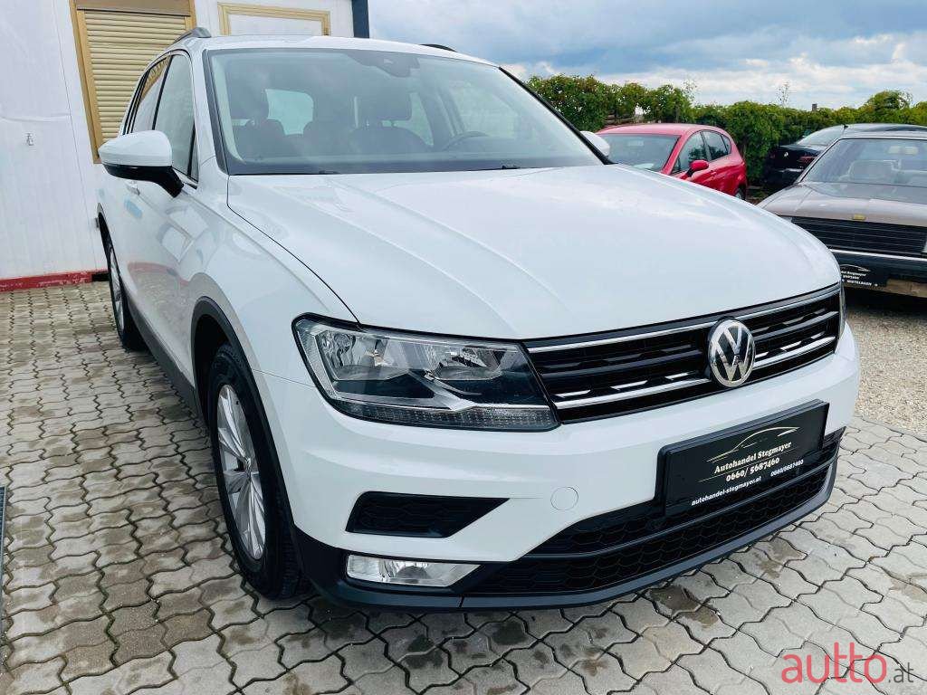 2017' Volkswagen Tiguan photo #3