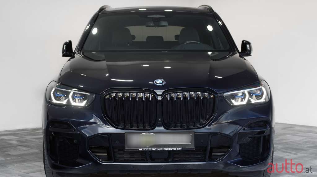 2022' BMW X5 photo #2