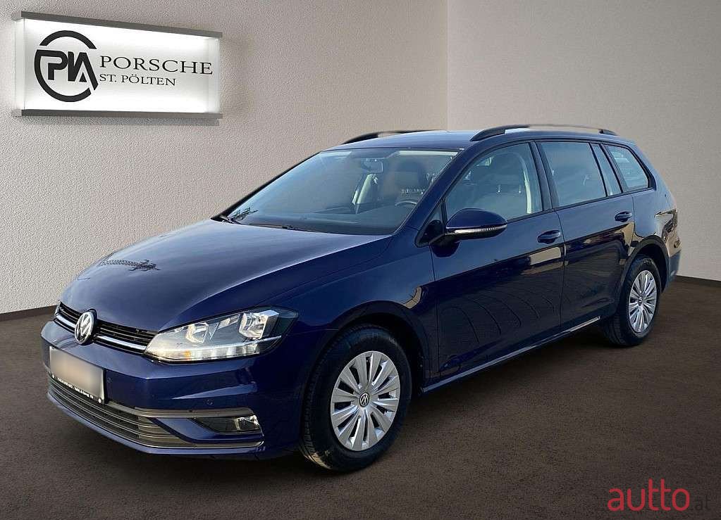 2020' Volkswagen Golf photo #2