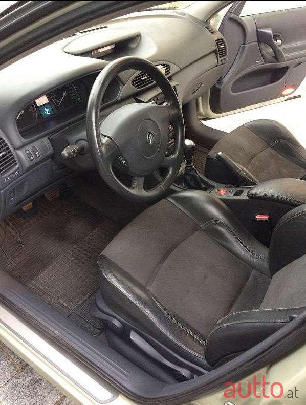 2003' Renault Laguna photo #1