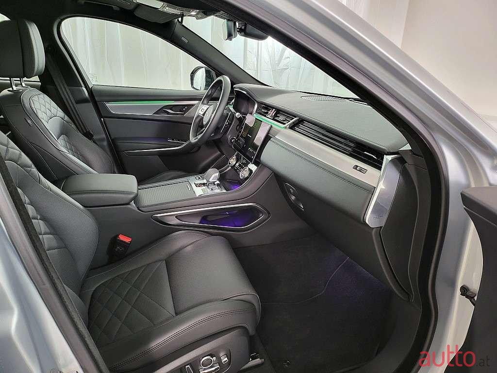 2022' Jaguar F-Pace photo #3