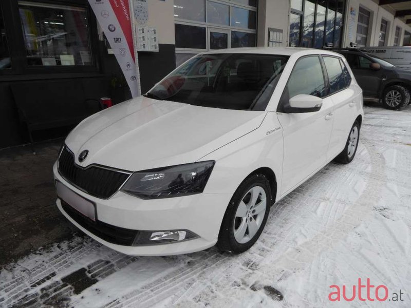 2015' Skoda Fabia photo #3