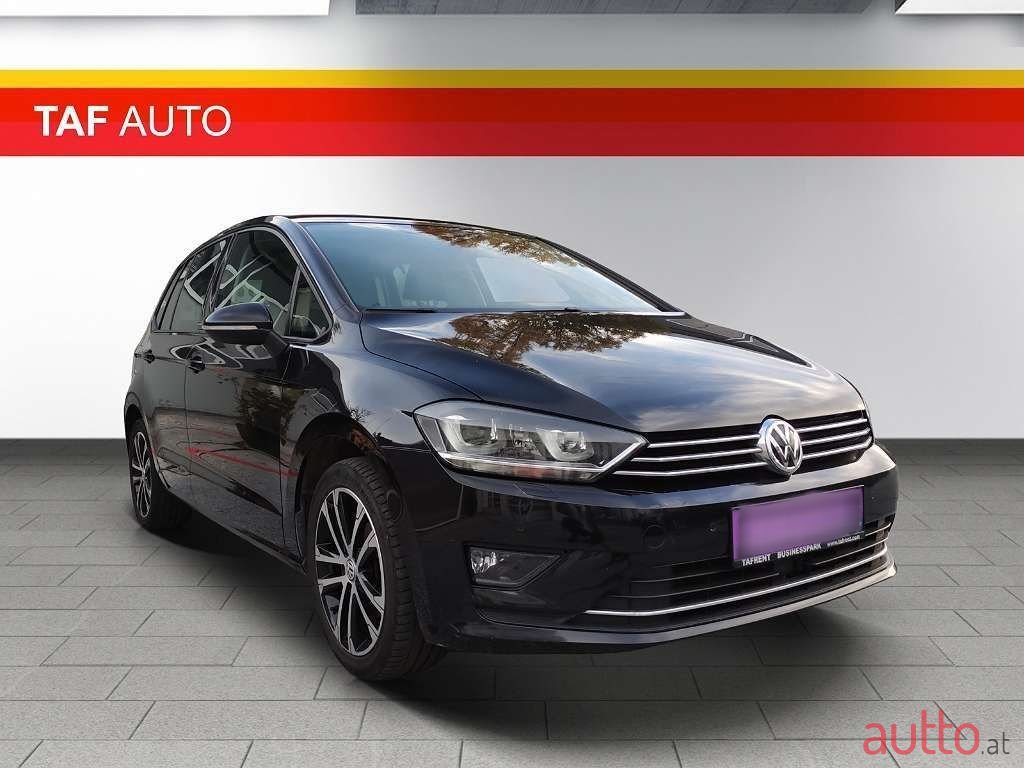 2016' Volkswagen Golf photo #2