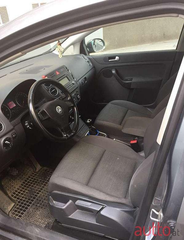 2007' Volkswagen Golf photo #1