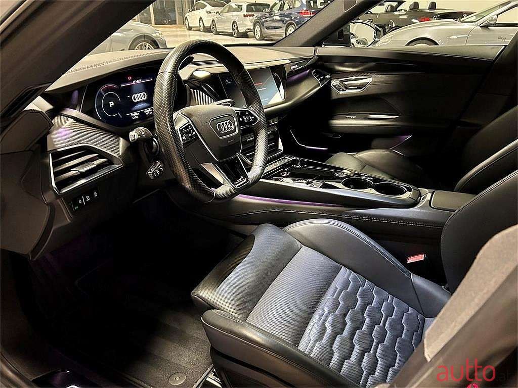 2021' Audi e-tron GT photo #2