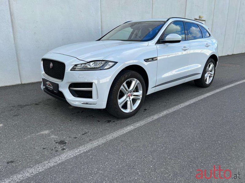 2016' Jaguar F-Pace photo #2