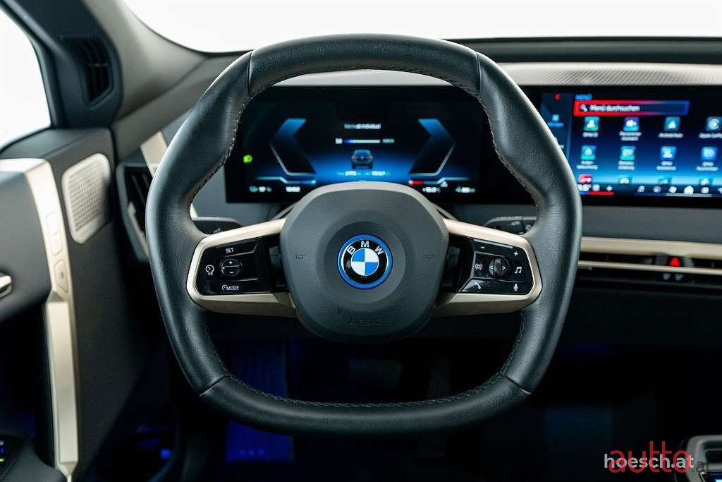 2023' BMW iX photo #6
