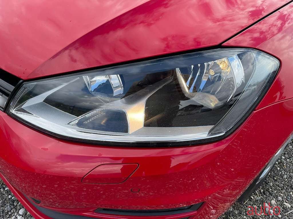 2013' Volkswagen Golf photo #2