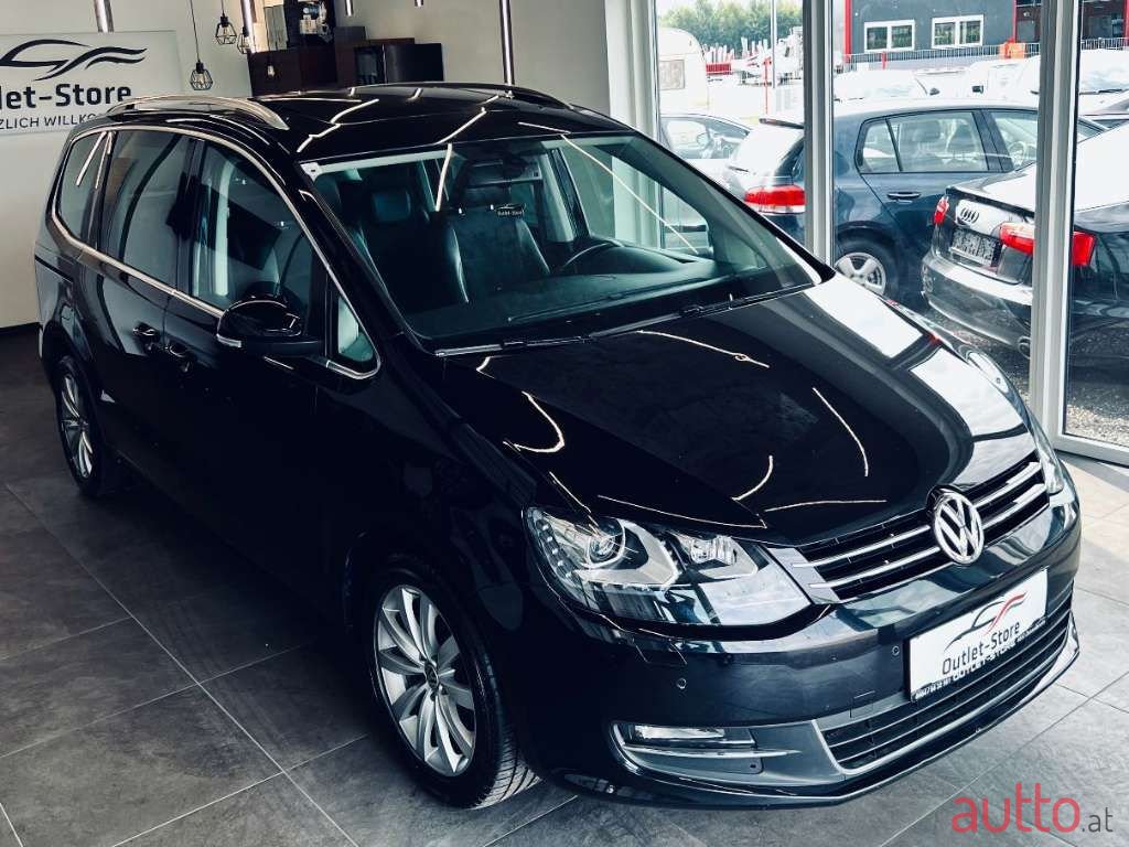 2011' Volkswagen Sharan photo #3