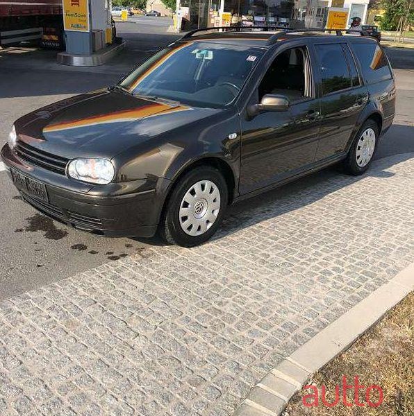 2003' Volkswagen Golf photo #1