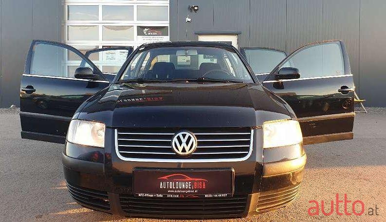 2001' Volkswagen Passat photo #2