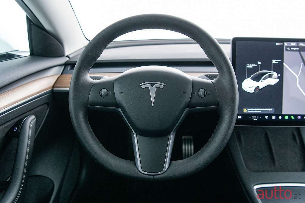 2022' Tesla Model 3 photo #5