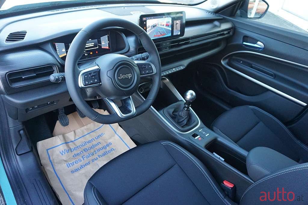 2023' Jeep Avenger photo #6