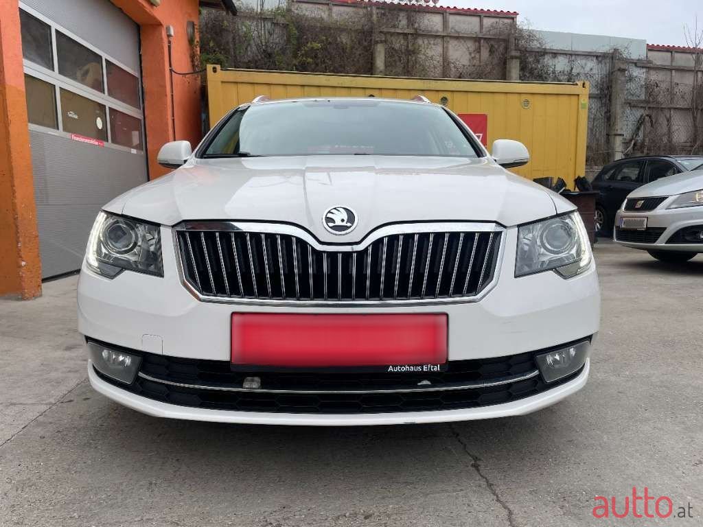 2015' Skoda Superb photo #5