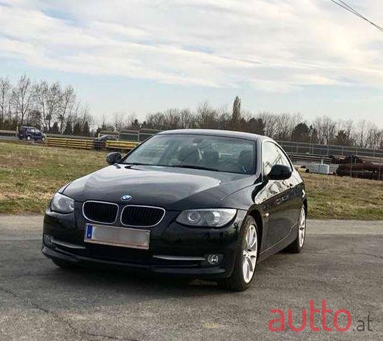 2011' BMW 3Er-Reihe photo #2