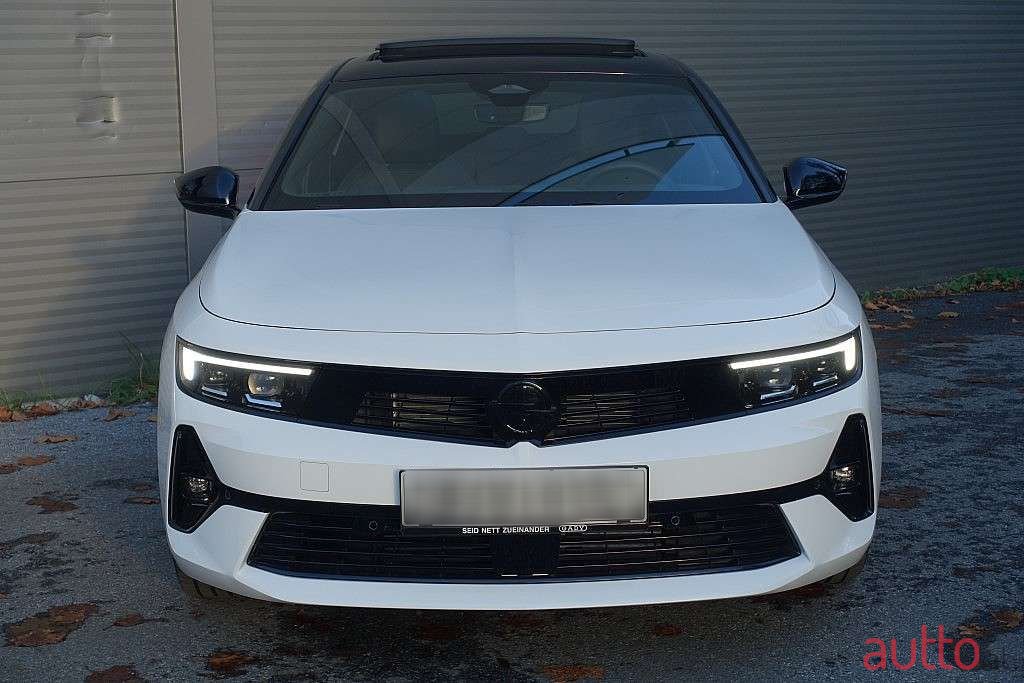 2022' Opel Astra photo #2