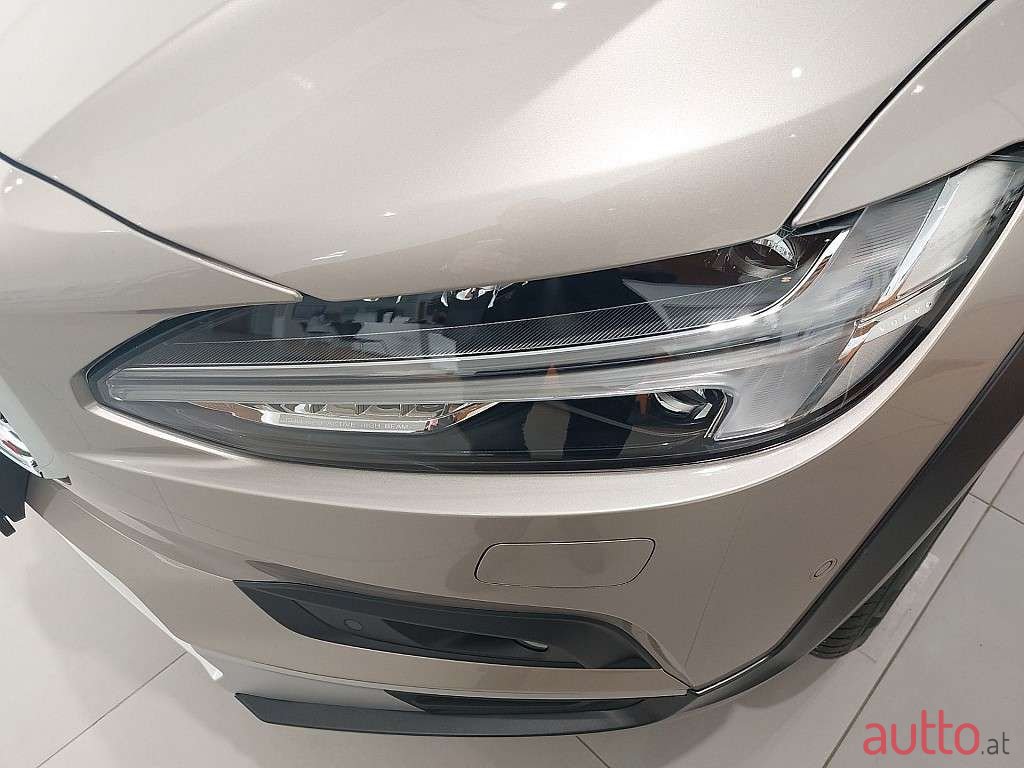 2023' Volvo V90 photo #3