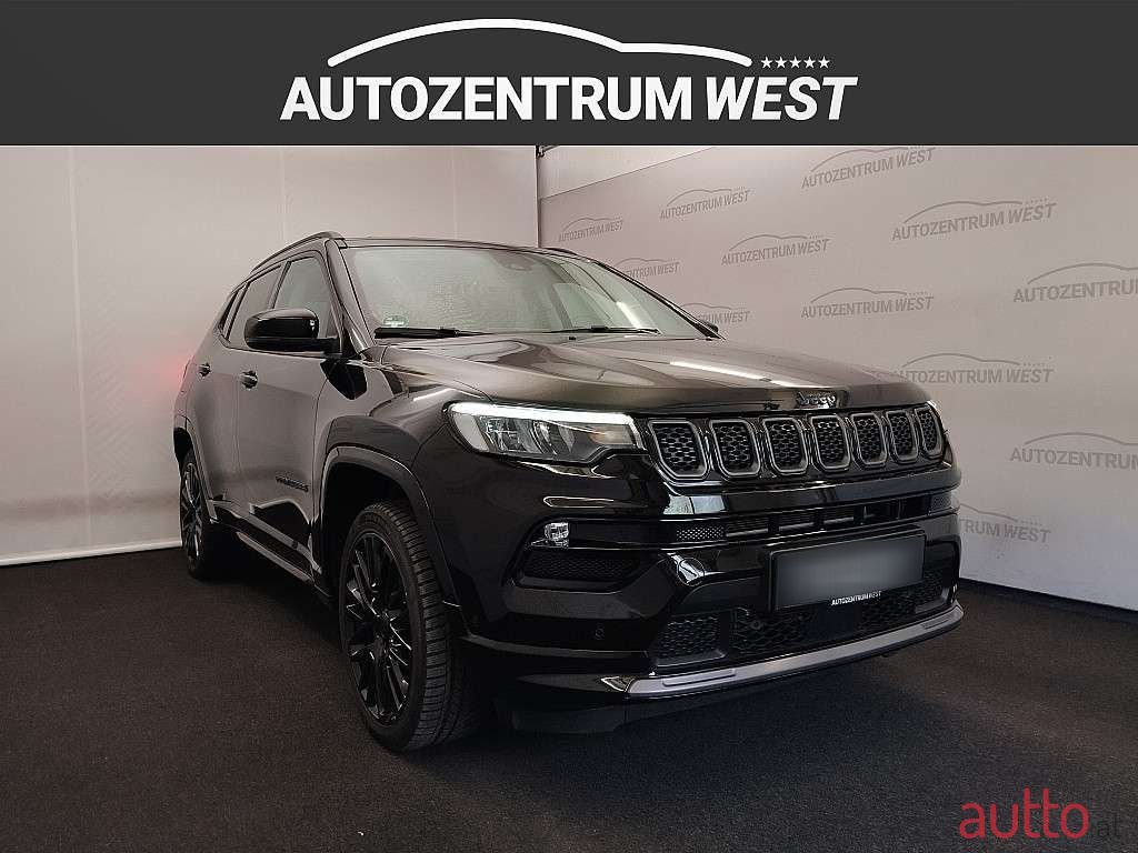 2022' Jeep Compass photo #3