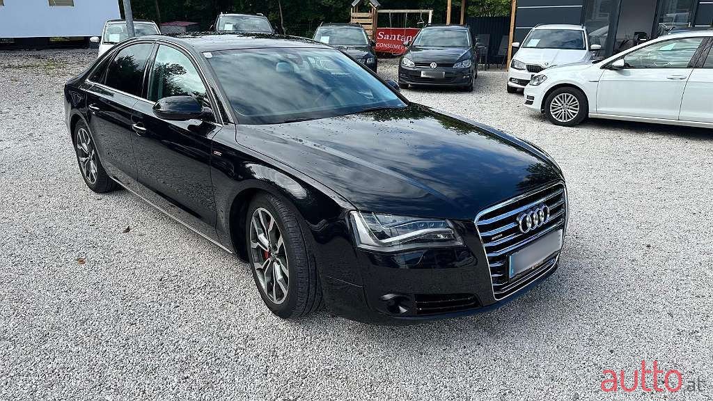 2011' Audi A8 photo #2