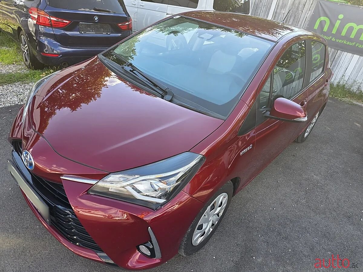 2017' Toyota Yaris photo #4