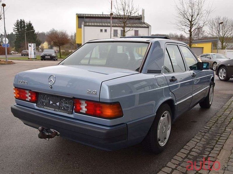 1993' Mercedes-Benz 190 photo #2