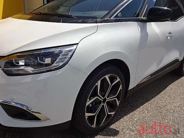 2022' Renault Scenic photo #5