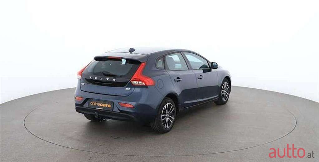 2017' Volvo V40 photo #3