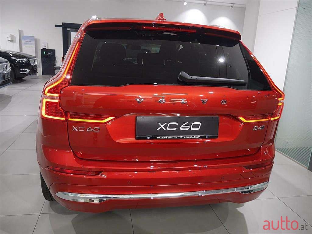 2022' Volvo XC60 photo #5