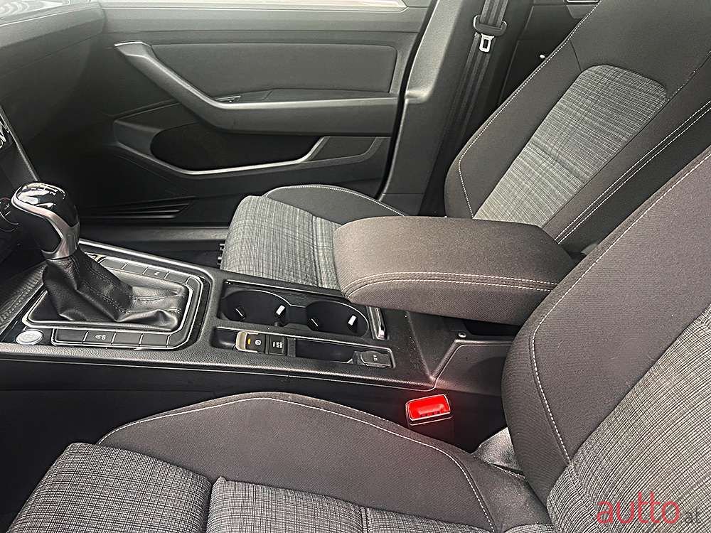 2020' Volkswagen Passat photo #6