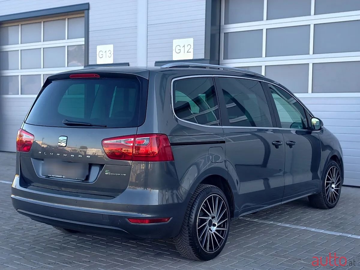 2011' SEAT Alhambra photo #4
