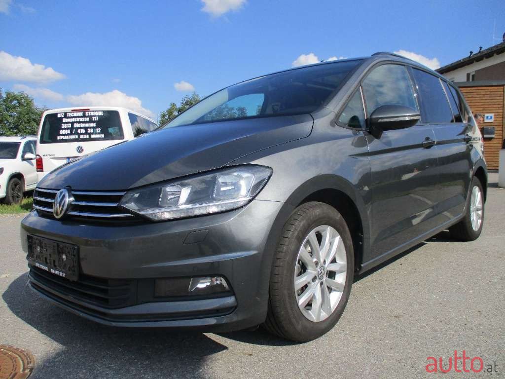 2018' Volkswagen Touran photo #1