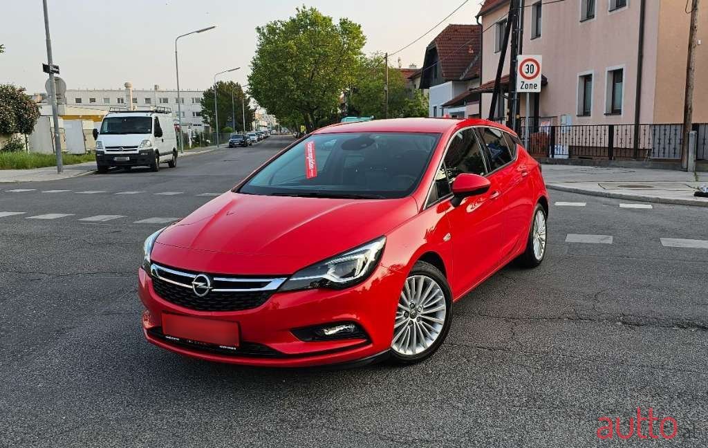 2017' Opel Astra photo #3