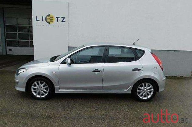 2012' Hyundai I30 photo #1