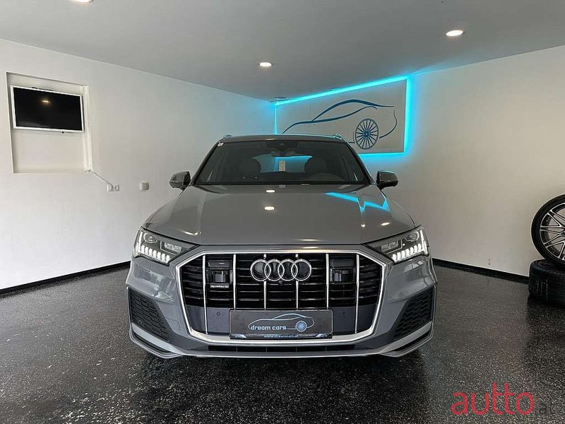 2019' Audi Q7 photo #4