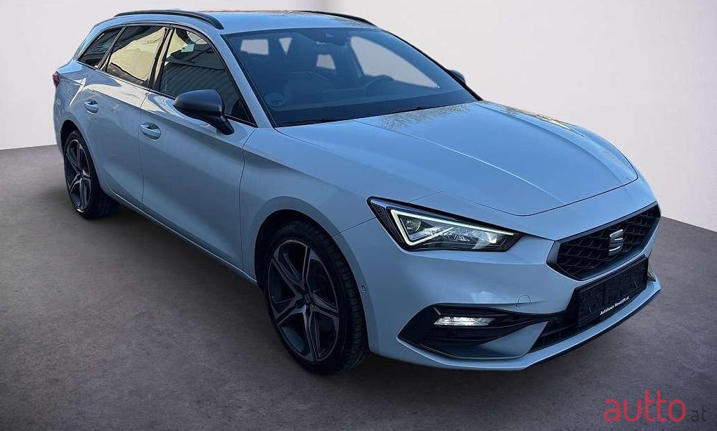 2021' SEAT Leon photo #2